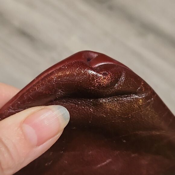 GUC Vintage Maroon Medium Leather Clutch - Picture 7 of 10